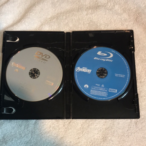 Blueray/DVD The Avengers - Picture 3 of 3